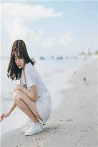 穿成候府养女，发癫诛心灭候府萧策穆长歌无删减+无广告
